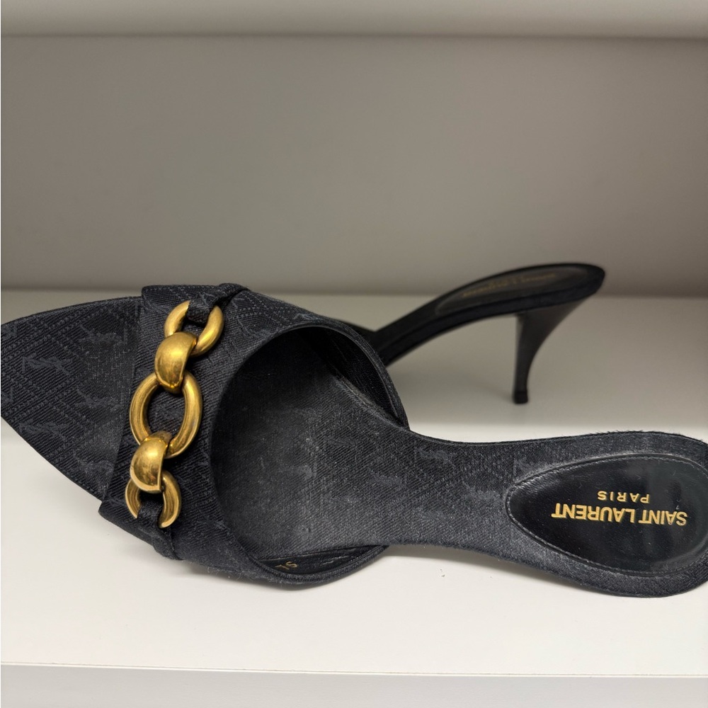Saint Laurent Black and Gold Heels with Elegant Chain Detail - Picture 3 of 6